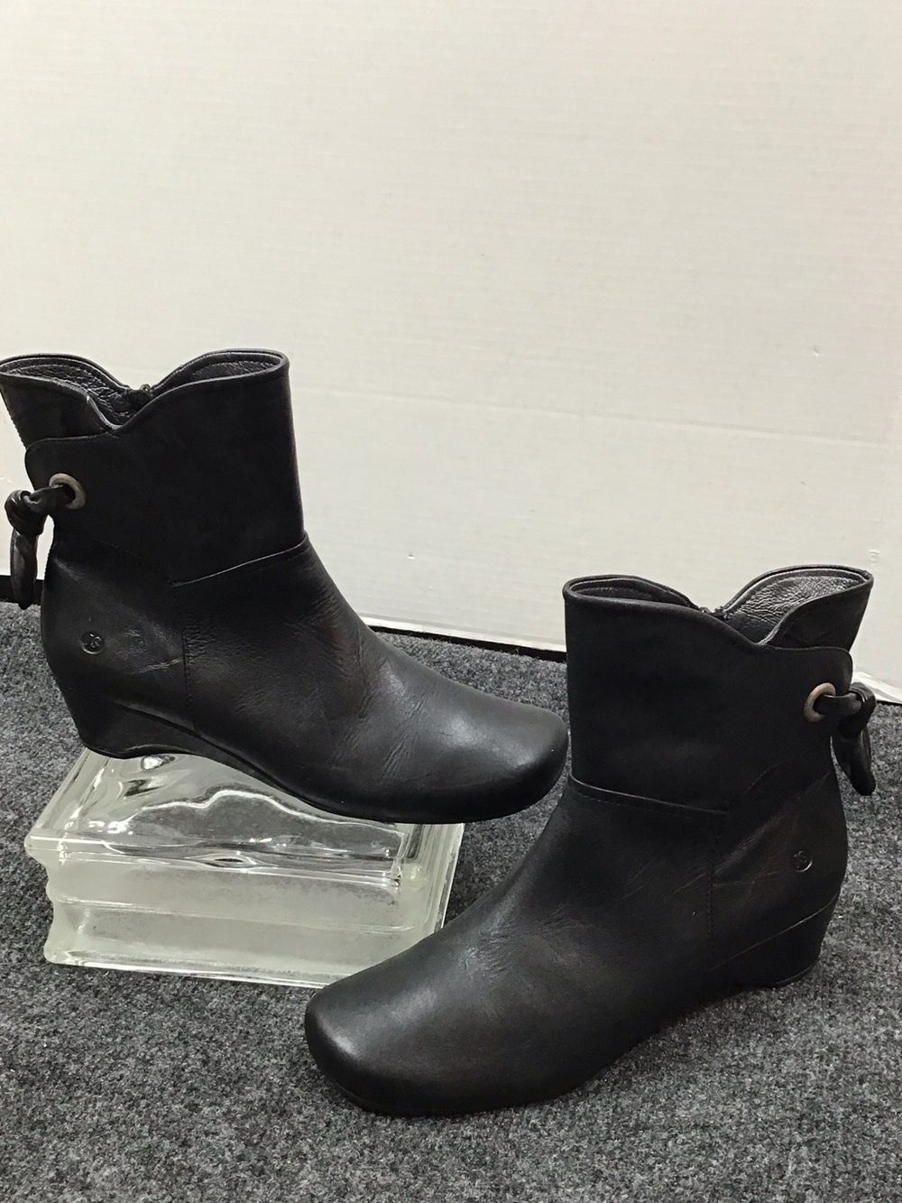 Joseph Seibel smooth black leather wedge ankle boots 41 9.5